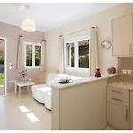 Дом отдыха Aelia House - Helios